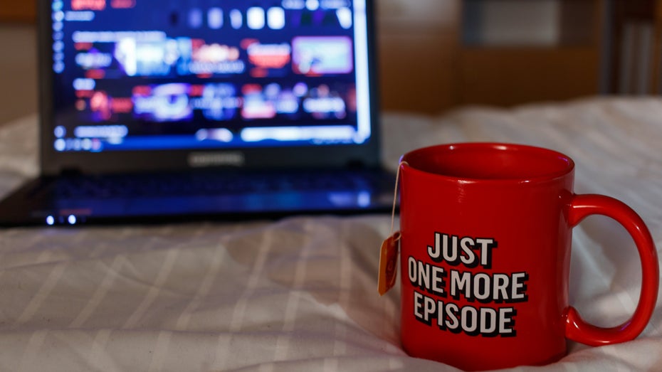 Streamingangebote sind laut der ARD/ZDF-Onlinestudie 2021 Treiber der erhöhten Mediennutzung. (Foto: Nicolas Maderna / Shutterstock) ARD/ZDF-Onlinestudie 2021: Deutsche verbringen täglich 136 Minuten im Netz