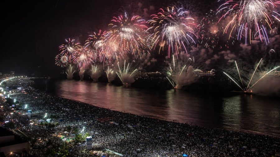 Silvester von Sidney bis Rio im Livestream: Feuerwerk, Drohenshow und Strandparty Silvester von Sidney bis Rio im Livestream: Feuerwerk, Drohenshow und Strandparty