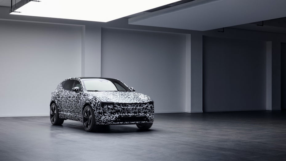 Thomas Ingenlath zeigte das erste SUV der Volvo-Tochter Polestar. (Foto: Polestar) Polestar 3: E-SUV soll auf Autobahnen autonom fahren