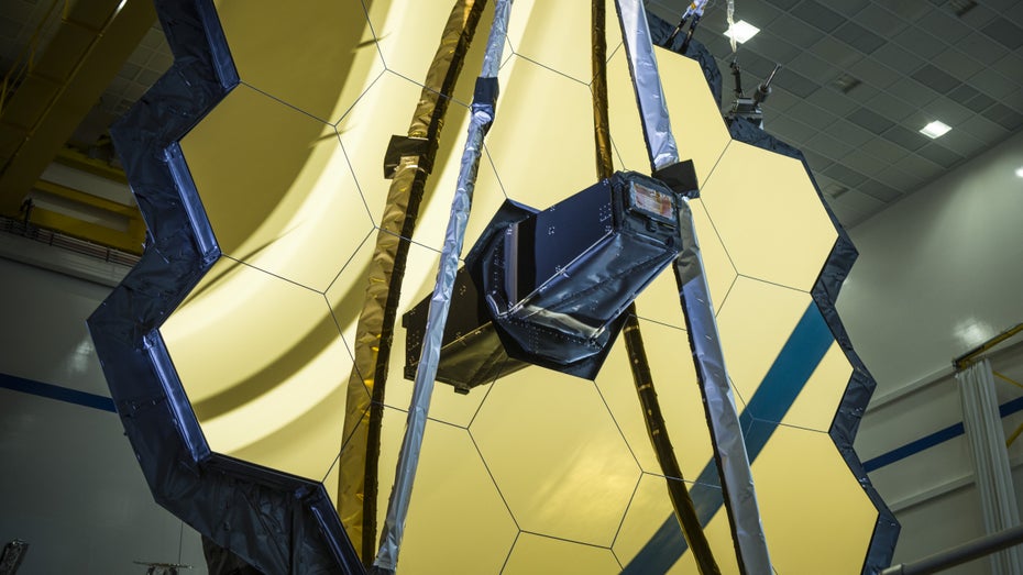 Der freiliegende Segment-Spiegel des JWST. (Foto: NASA/Chris Gunn) Schlimmer als erwartet: Schäden am James-Webb-Teleskop wirken sich auf Bilder aus
