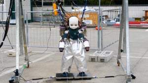 Dieser Roboter soll bald fliegen wie Iron Man