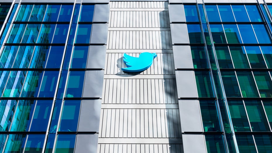 Wie sich Rechtsextreme die neuen Twitter-Richtlinien zunutze machen Wie sich Rechtsextreme die neuen Twitter-Richtlinien zunutze machen