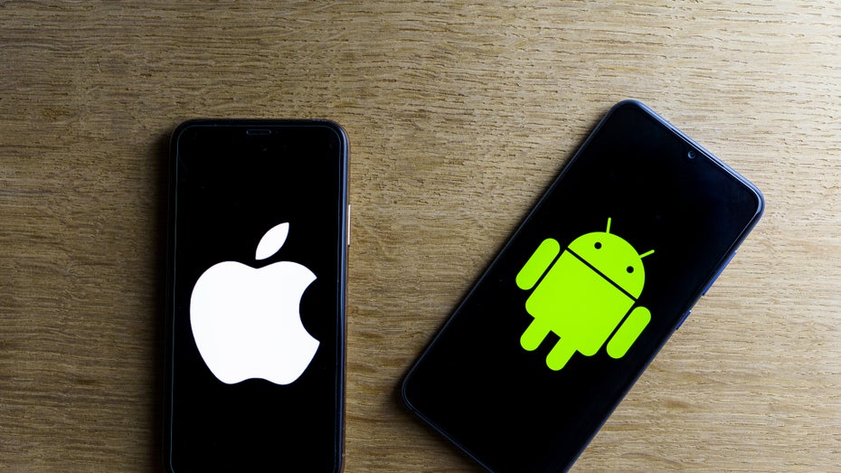 Von iOS zu Android wechseln oder umgekehrt? Kein Problem, du kannst auch deine Whatsapp-Daten mitnehmen – ein bisschen tricky ist das allerdings. (Foto: Rokas Tenys / Shutterstock) Endlich einfacherer: Whatsapp-Wechsel von Android auf iOS – und umgekehrt