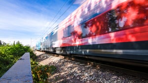 Mehr Züge, pünktlichere Fahrten: Neues Ortungssystem steigert Effizienz im ÖPNV