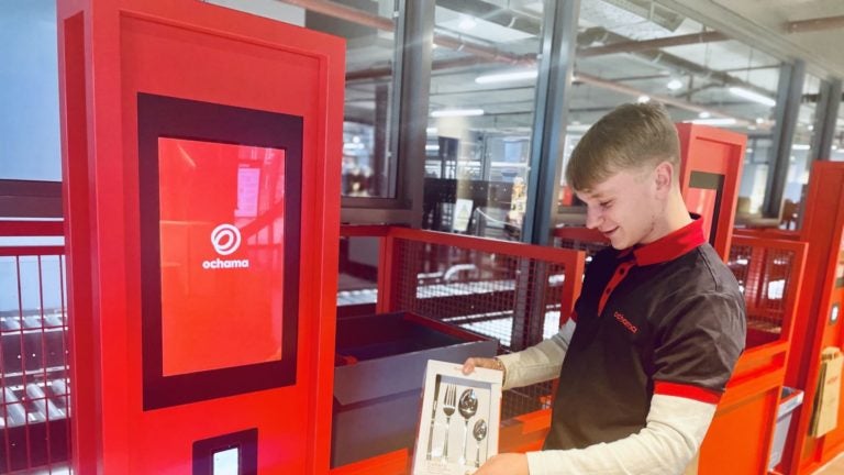 JD.com fordert Amazon in Europa mit eigenen „Roboter-Shops” heraus