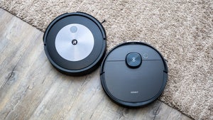 Saugroboter mit KI: iRobot Roomba j7 und Ecovacs Deebot T9 Aivi Plus im Test