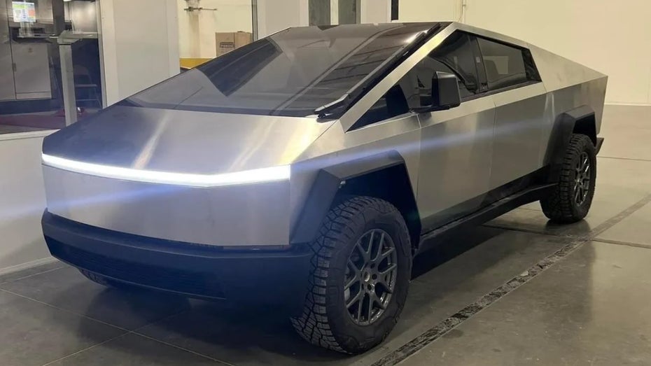 Tesla Cybertruck: Geleaktes Video zeigt wohl Prototyp