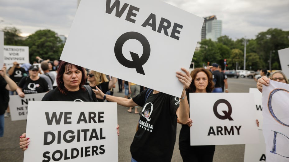 QAnon: KI könnte jetzt endlich belegen, wer hinter den kruden Verschwörungsmythen steckt QAnon: KI könnte jetzt endlich belegen, wer hinter den kruden Verschwörungsmythen steckt