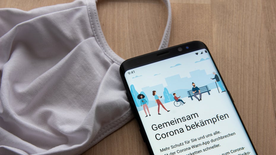 Die Corona-Warn-App wurde dem Gesundheitsministerium zufolge bisher 42,7 Millionen Mal heruntergeladen. (Foto: Shutterstock.com / Marco.Warm) (Foto: Shutterstock.com / Marco.Warm)