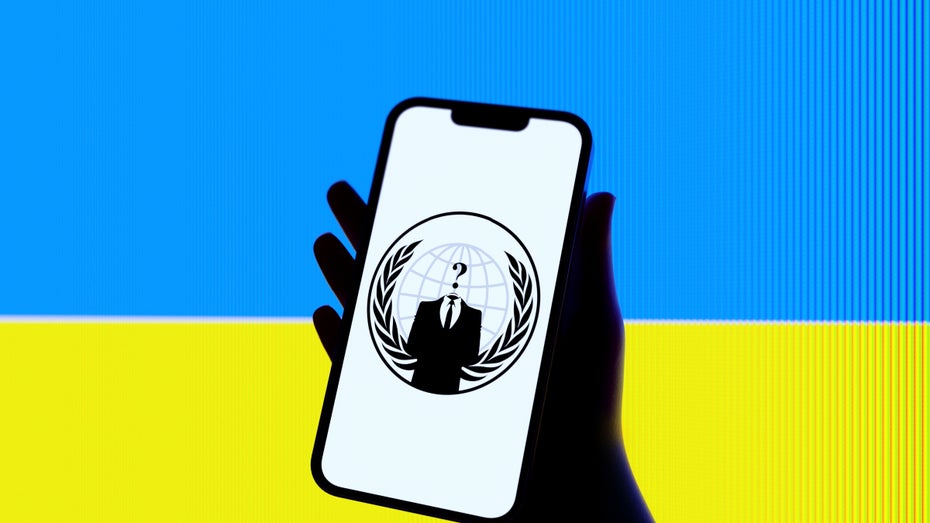 Anonymous hackt russische Zensurbehörde und erbeutet 820 Gigabyte Daten Anonymous hackt russische Zensurbehörde und erbeutet 820 Gigabyte Daten