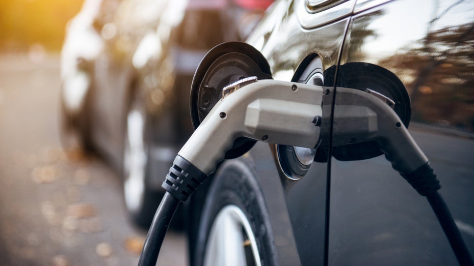 Viele Autobahnraststätten können nicht mit guter Ladeinfrastruktur punkten. (Foto: Nick Starichenko / Shutterstock) Ladeinfrastruktur: Ausgerechnet hier sieht der ADAC viele Mängel