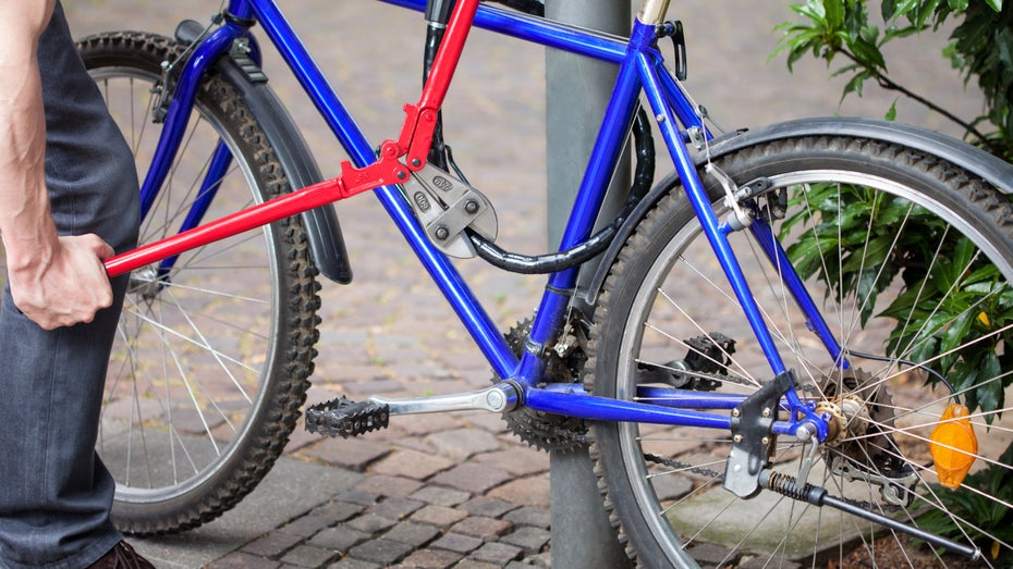Das Fahrrad ist geklaut: Gerade dünne Schlösser können leicht durchtrennt werden. (Foto: mapman / Shutterstock) Dein Rad wurde geklaut? Diese KI hilft dir bei der Suche