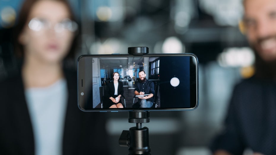 Bullshit auf Linkedin: Du kriegst, was du klickst! (Foto: Shutterstock-Golubovy) 5 Dinge, die du diese Woche wissen musst: Bullshit bei Linkedin und Apples Nacktfotoscanner