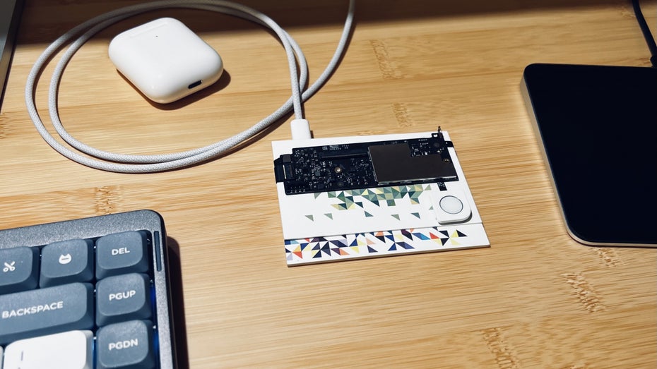 So sieht die ausgebaute Touch-ID aus. (Foto: Khaos Tian / Twitter) Magic Button: Bastler baut Touch-ID ohne Tastatur