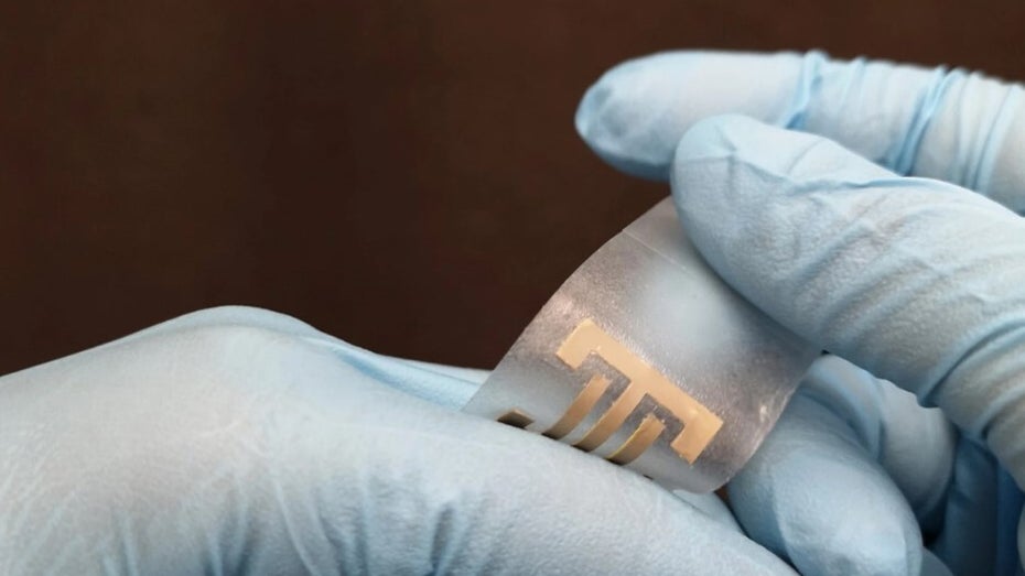 Die ePatch-Bandage soll die Wundheilung beschleunigen. (Bild: Terasaki Institut) Die ePatch-Bandage soll die Wundheilung beschleunigen. (Bild: Terasaki Institut)