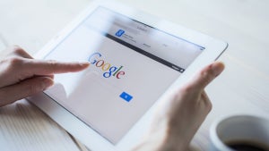Falschinformationen im Web: Google muss Löschanträge prüfen