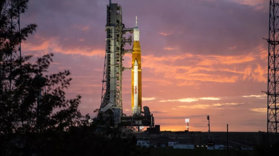 SLS-Generalprobe scheitert: NASA stellt Mondrakete erstmal wieder in die „Garage“ SLS-Generalprobe scheitert: NASA stellt Mondrakete erstmal wieder in die „Garage“