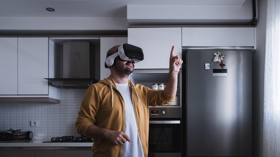 Wie sehr wird das Metaverse für uns zum Alltag werden? Laut den Befragten wird es für uns in fünf Jahren vielleicht schon dazugehören. (Foto: mckaya / Shutterstock) Die Zukunft des Metaverse: Entwickler geben Prognosen ab