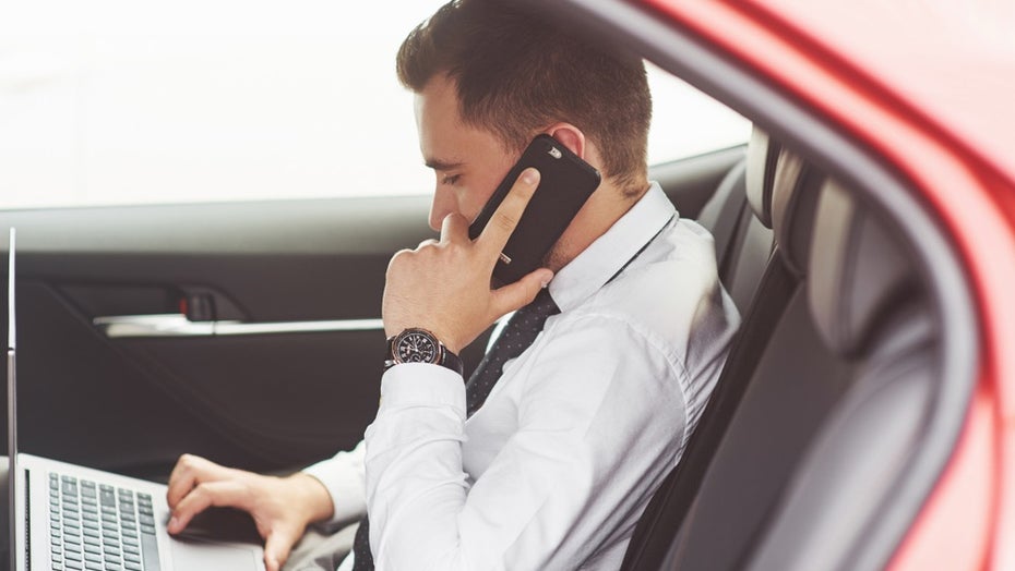 Tesla-Manager:innen sollten E-Mails von Elon Musk besser nicht ignorieren. (Foto: Shutterstock/Standret) Elon Musks Warnung an Tesla-Manager: Folgt diesen 3 goldenen Regeln – oder ihr fliegt