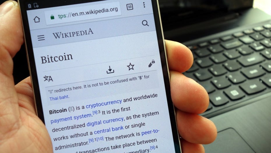 Infos zum Bitcoin sind vom geforderten Krypto-Stopp bei Wikipedia natürlich nicht betroffen. (Foto: Piotr Swat/Shutterstock) Keine Bitcoin-Spenden mehr bei Wikipedia? Community für Krypto-Stopp