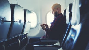 Flugstart abgebrochen: Geschmacklose Airdrop-Nachrichten verängstigen Passagiere
