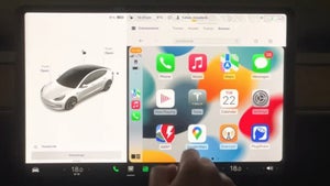 So packt ein Hacker über Android Apple Carplay in Teslas Model 3