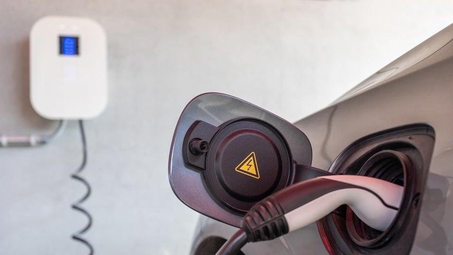 E‑Auto-Laden an der Wallbox: Einschränkungen drohen. (Foto: Canetti/Shutterstock) Versorgungssicherheit: Wird E‑Auto-Besitzern bald der Ladestrom abgedreht?
