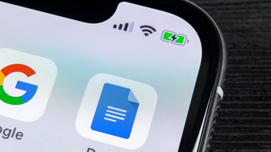 Google Docs auf dem Smartphone. (Foto: BigTunaOnline / Shutterstock) Mit nur einem einzigen Wort: So konnten User Google Docs crashen lassen