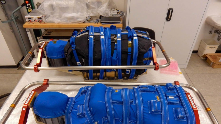 Die beiden weiblichen Testtorsos, die ins All geschickt werden. (Foto: DLR) Artemis: Warum die Nasa eine deutsche Puppe namens Helga zum Mond schickt