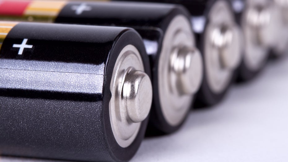 Eine neue Technologie soll bei Batterien für eine bis zu 60-mal schnellere Ladezeit sorgen. (Bild: Shutterstock)