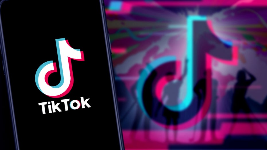 Tiktok ist als Plattform für Lypsync- und Tanzvideos bekannt geworden. (Bild: Daniel Constante / Shutterstock) Die Zukunft von Tiktok in der Werbewelt: Gespräch mit Thomas Wlazik