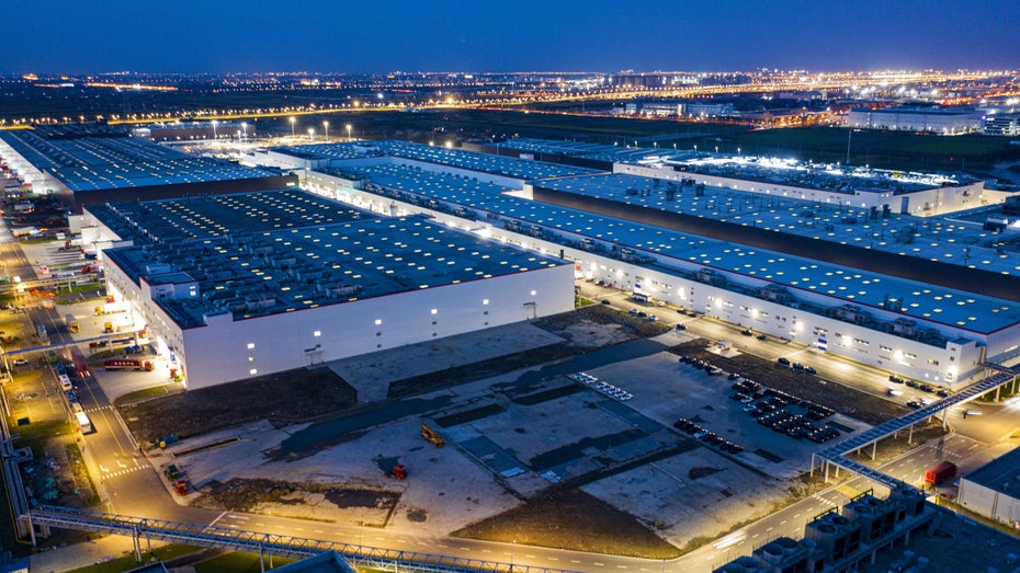 Tesla stoppt Produktion in Shanghai erneut Tesla stoppt Produktion in Shanghai erneut
