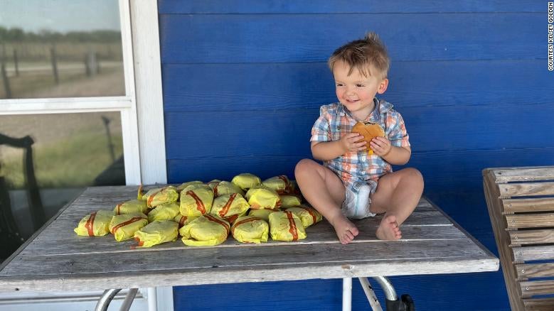 Lieferheld: Zweijähriger bestellt 31 Cheeseburger über Muttis Smartphone Lieferheld: Zweijähriger bestellt 31 Cheeseburger über Muttis Smartphone