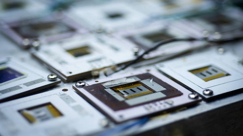Meilenstein der Solartechnik: Erste Perowskit-Zellen mit über 30 Jahren Lebensdauer? Meilenstein der Solartechnik: Erste Perowskit-Zellen mit über 30 Jahren Lebensdauer?