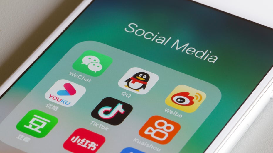 Werben in China funktioniert vor allem über Smartphone-Apps – wie Wechat, Douyin, aber auch Suchmaschinen wie Baidu. (Foto: Tada Images/Shutterstock) Werben in China: So klappt der Einstieg