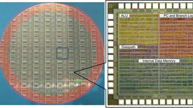 Flexicore4: Vier-Bit-Mikroprozessor auf Plastik. (Bild: Pragmatic) Erinnert an Intel 4004 von 1971: Neuer Mini-Chip aus Plastik soll nur einen Cent kosten
