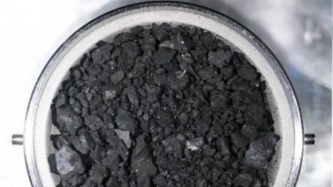 5,4 Gramm Gestein aus dem Inneren des Asteroiden Ryugu haben bei näherer Betrachtung einige Überraschungen bereitgehalten. (Foto: Yada, et al.; Nature Astronomy) Hayabusa 2: Proben von Asteroid Ryugu enthalten Aminosäuren