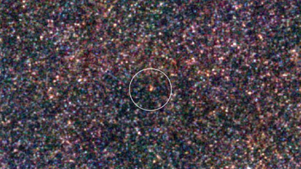 Neu entdeckter Galaxienhaufen ist fast so alt wie der Urknall – und überrascht Astronomen Neu entdeckter Galaxienhaufen ist fast so alt wie der Urknall – und überrascht Astronomen