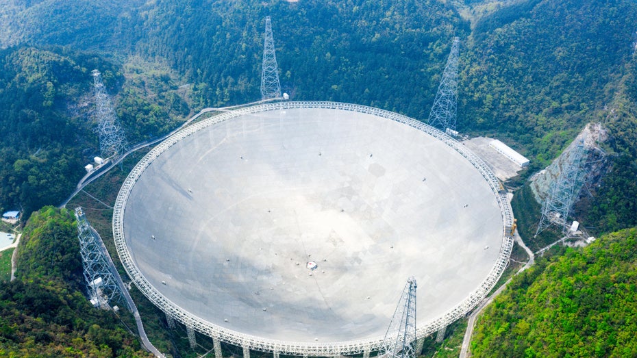 Das Five-hundred-meter Aperture Spherical Radio Telescope, auch Sky-Eye genannt, ist das größte seiner Art. (Foto: dpa) Außerirdische Zivilisation? China hat angeblich Informationen