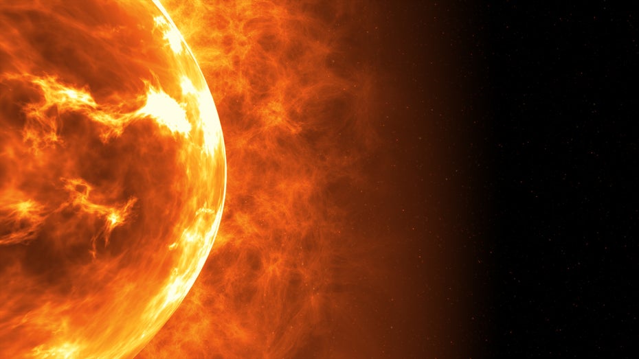 Sonnenstürme haben einen Einfluss auf Satelliten in der Umlaufbahn. (Bild: FlashMovie / Shutterstock) Esa muss eingreifen: Solarwetter lässt Satelliten gefährlich schnell sinken