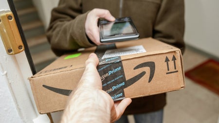 Fake-Bestellungen bei Amazon: So funktioniert der Brushing-Trick