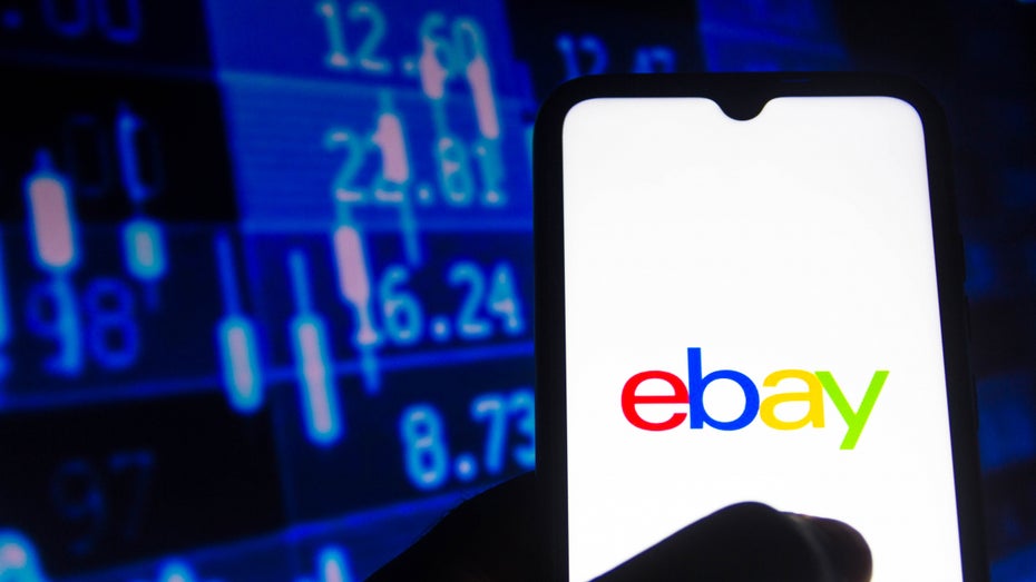 Ebay engagiert sich schon länger in Bereich kryptobasierter Sammelgüter. Nun gehört dem zweitgrößten E-Commerce-Anbieter eine NFT-Plattform. (Bild: rafapress/ Shutterstock.com) Ebay baut Krypto-Aktivitäten aus und kauft NFT-Marktplatz Knownorigin