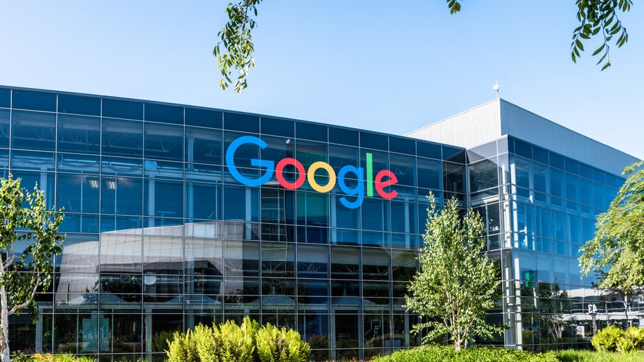 Der Googleplex, der Unternehmenssitz von Google, in Mountain View, Kalifornien. (Foto: Uladzik Kryhin / Shutterstock) Sekte in einem Google-Team? Mitarbeiter wird nach Vorwürfen gefeuert