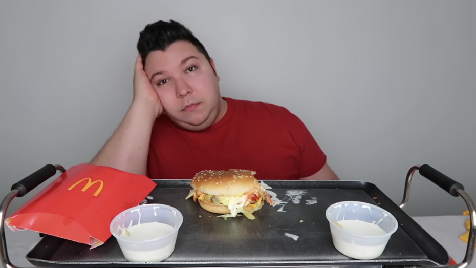 Wo steckt Nikocado Avocado? (Bild: Youtube Screenshot / Nikocado Avocado 3) Nach Verschwinden von Mukbanger Nikocado Avocado: Braucht es mehr Regulierung auf Youtube?