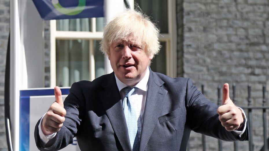 Daumen hoch für diese Entscheidung. (Foto: I T S / Shutterstock) Brexit die 2.: Boris Johnson macht Schluss, das Netz lacht