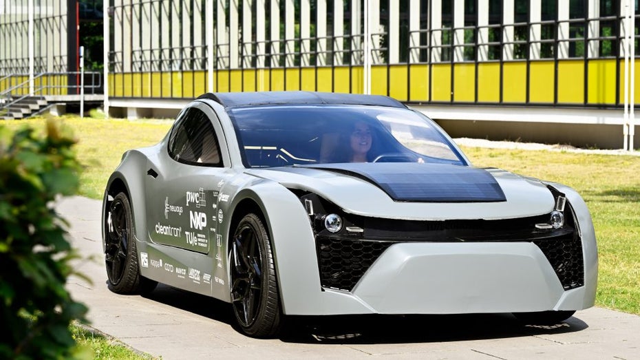 Zem: Solar-Elektroauto mit CO2-Filter an Bord. (Foto: Bart van Overbeeke/TU Eindhoven) Filtert beim Fahren CO2 aus der Luft: Das steckt hinter dem Solarauto Zem
