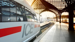 Fast wie 9-Euro-Ticket, aber auch für ICE: Edeka verkauft Egal-Wohin-Ticket der Bahn