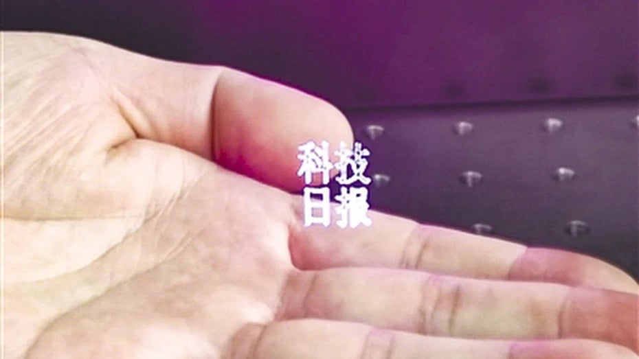 Dieser Laser-Stift kann in die Luft schreiben – behaupten chinesische Forscher