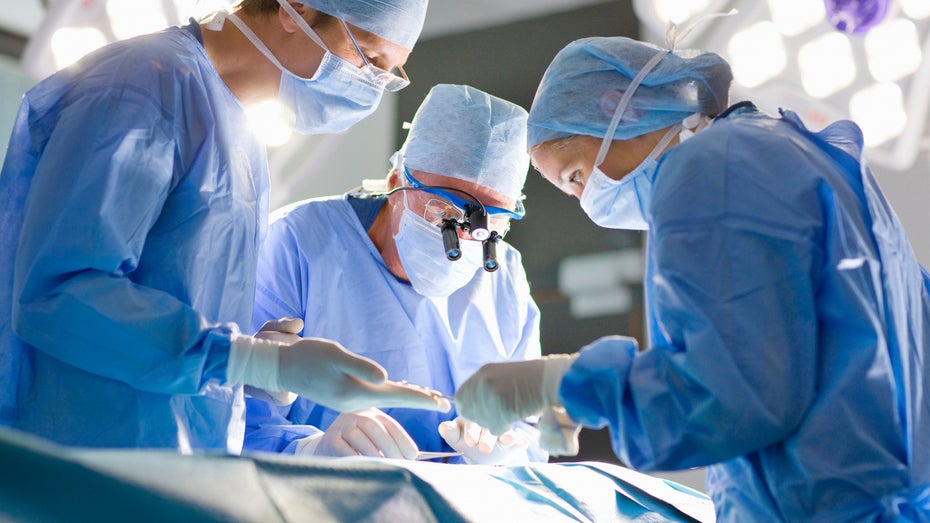Die Operation hat insgesamt 27 Stunden gedauert. (Foto: Shutterstock / Juice Verve) Siamesischen Zwillingen konnte mithilfe von VR-Technologie das Leben gerettet werden