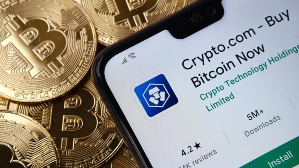 Crypto.com zahlt Frau versehentlich Millionen – und will jetzt ihre Villa haben Array
